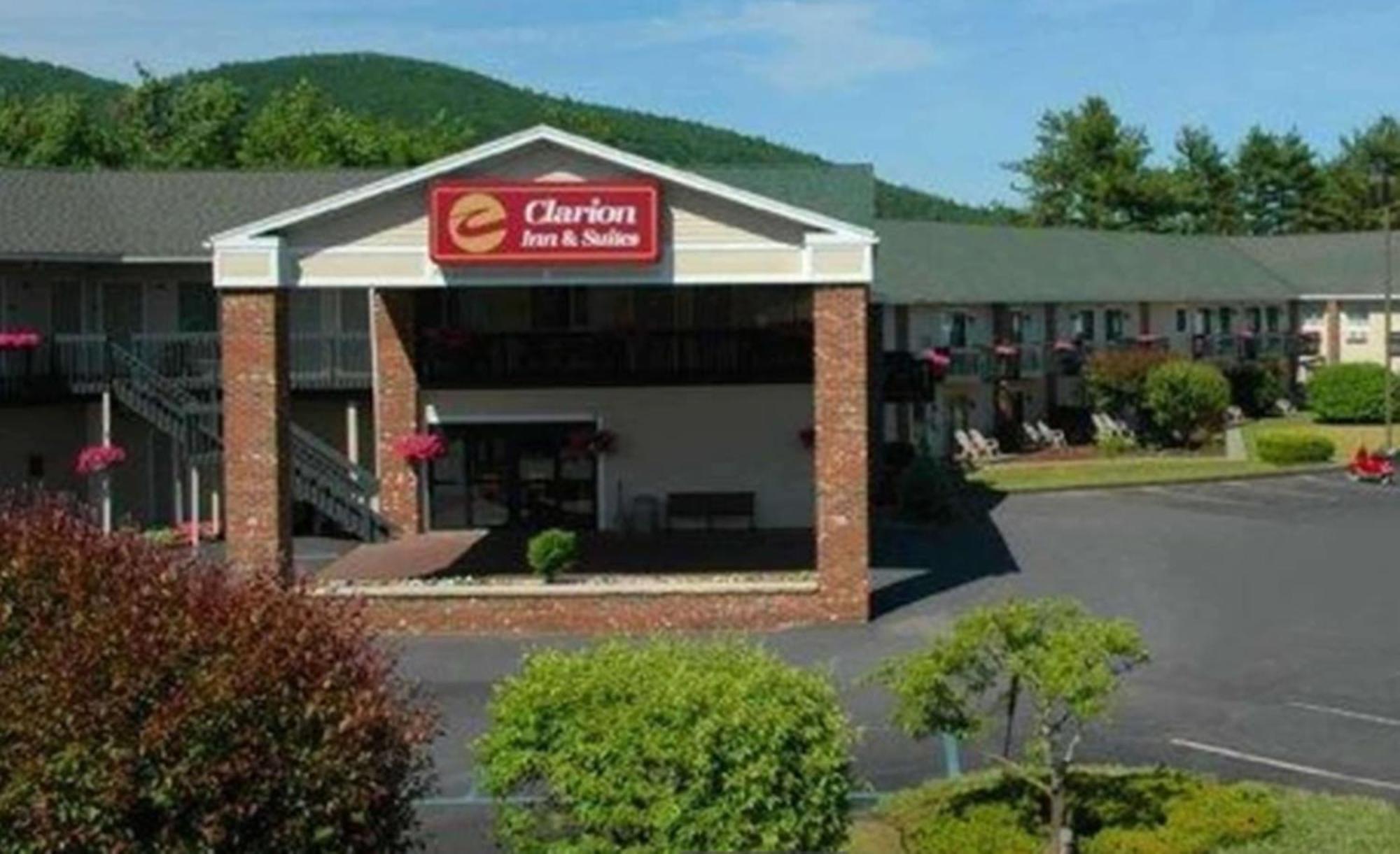 Clarion & At The Outlets Of George Hotel Lake George