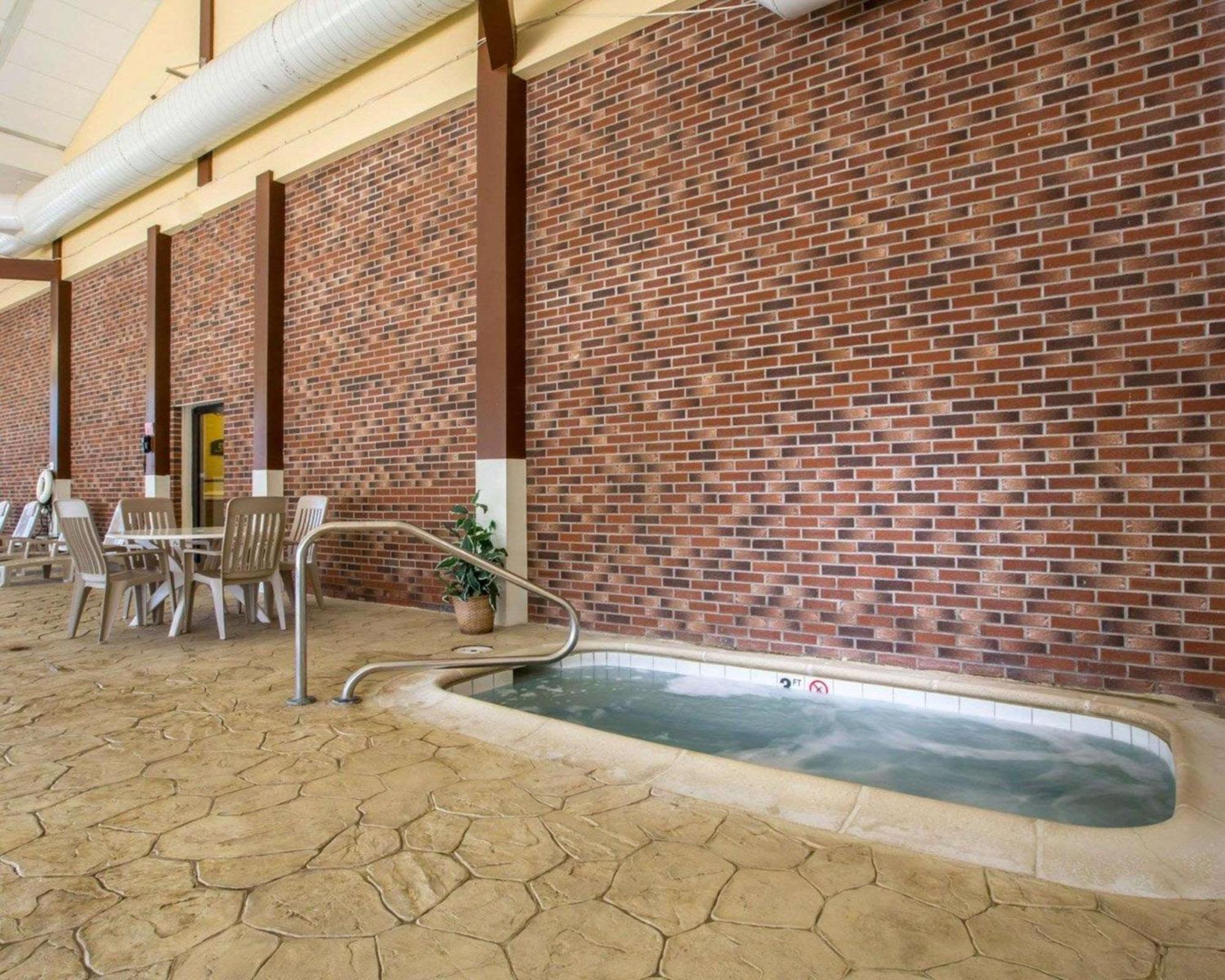 Clarion & At The Outlets Of George 3* Lake George