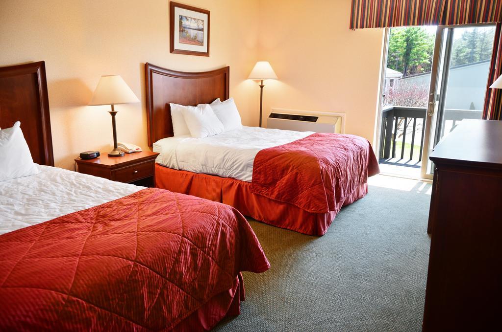 Hotel Clarion & At The Outlets Of George 3*